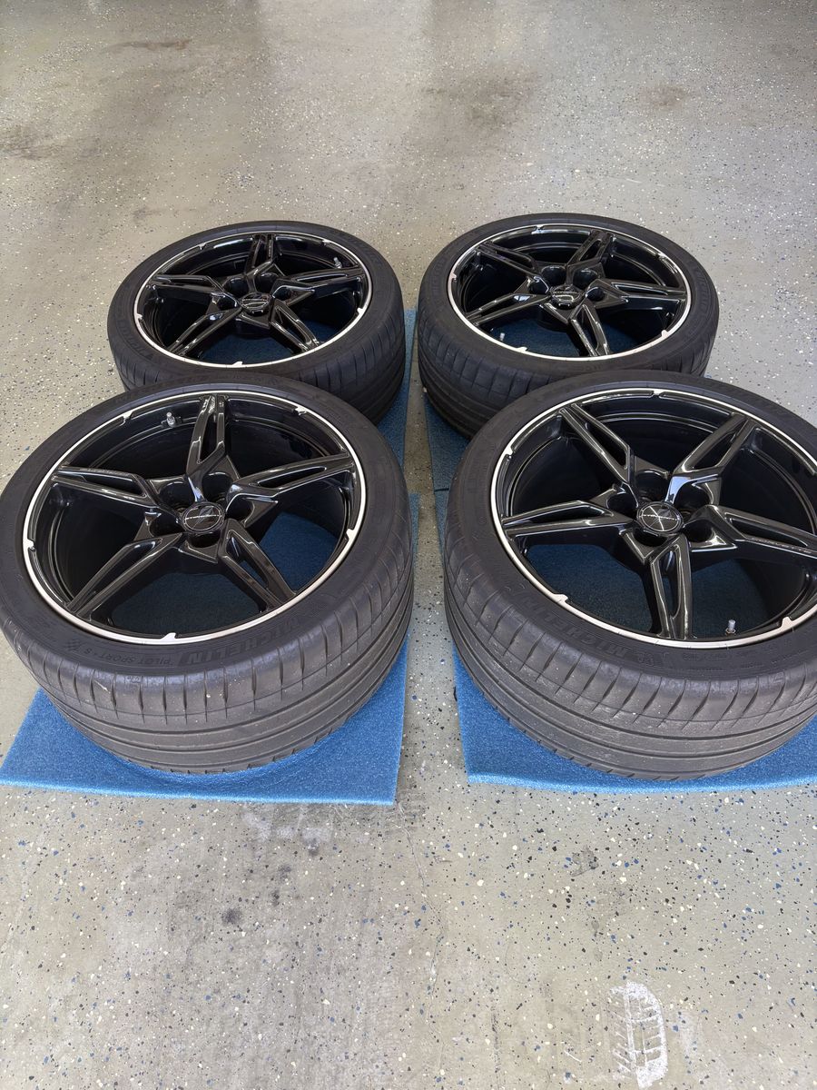 Corvette Wheels and Tires