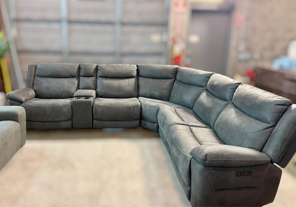Power Reclining Sectional – MUST SELL THIS WEEKEND