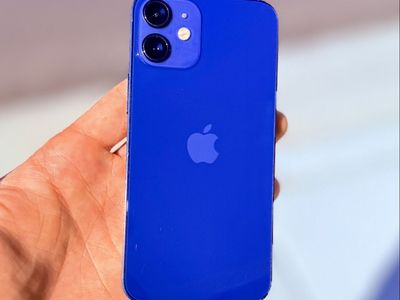 iPhone 12 Mini 64 GB Unlocked - Like New