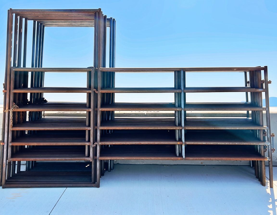 *WALK THRU SALE* 4' x 8' x 6 Rail, 18-Gauge w/pins