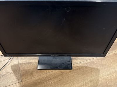 Samsung S27E310H 27" LED Monitor - Full HD 1080p, HDMI, Black, December 2015