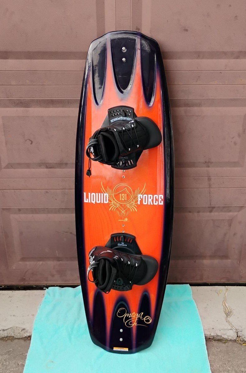 Liquid Force Omega 131 Wakeboard W/Bindings and Boots Size S-M