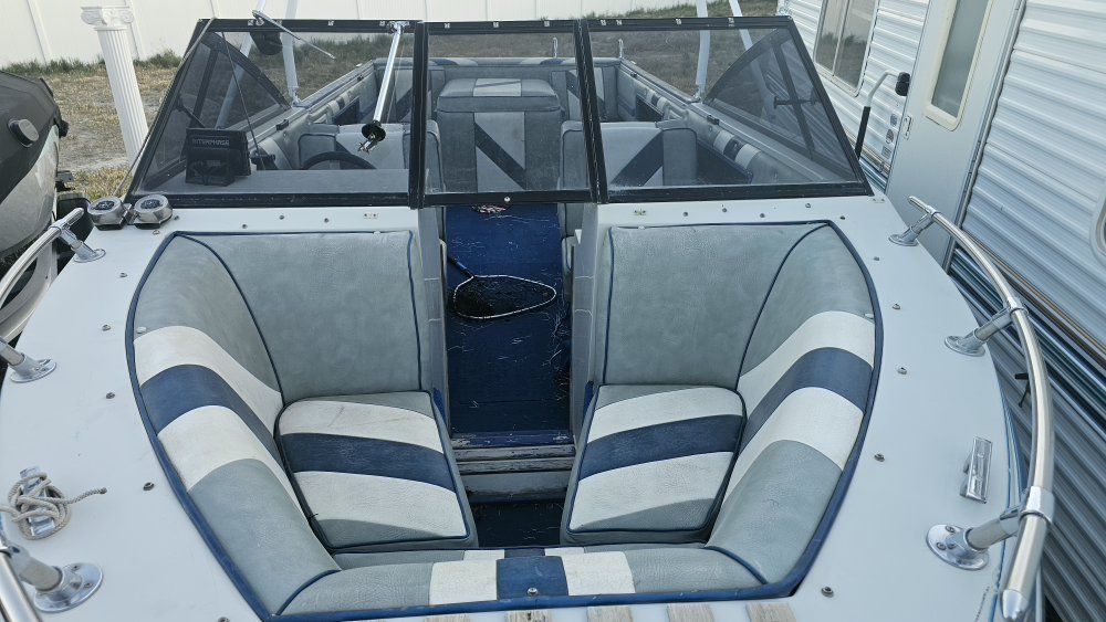 1989 hydro swift open bow