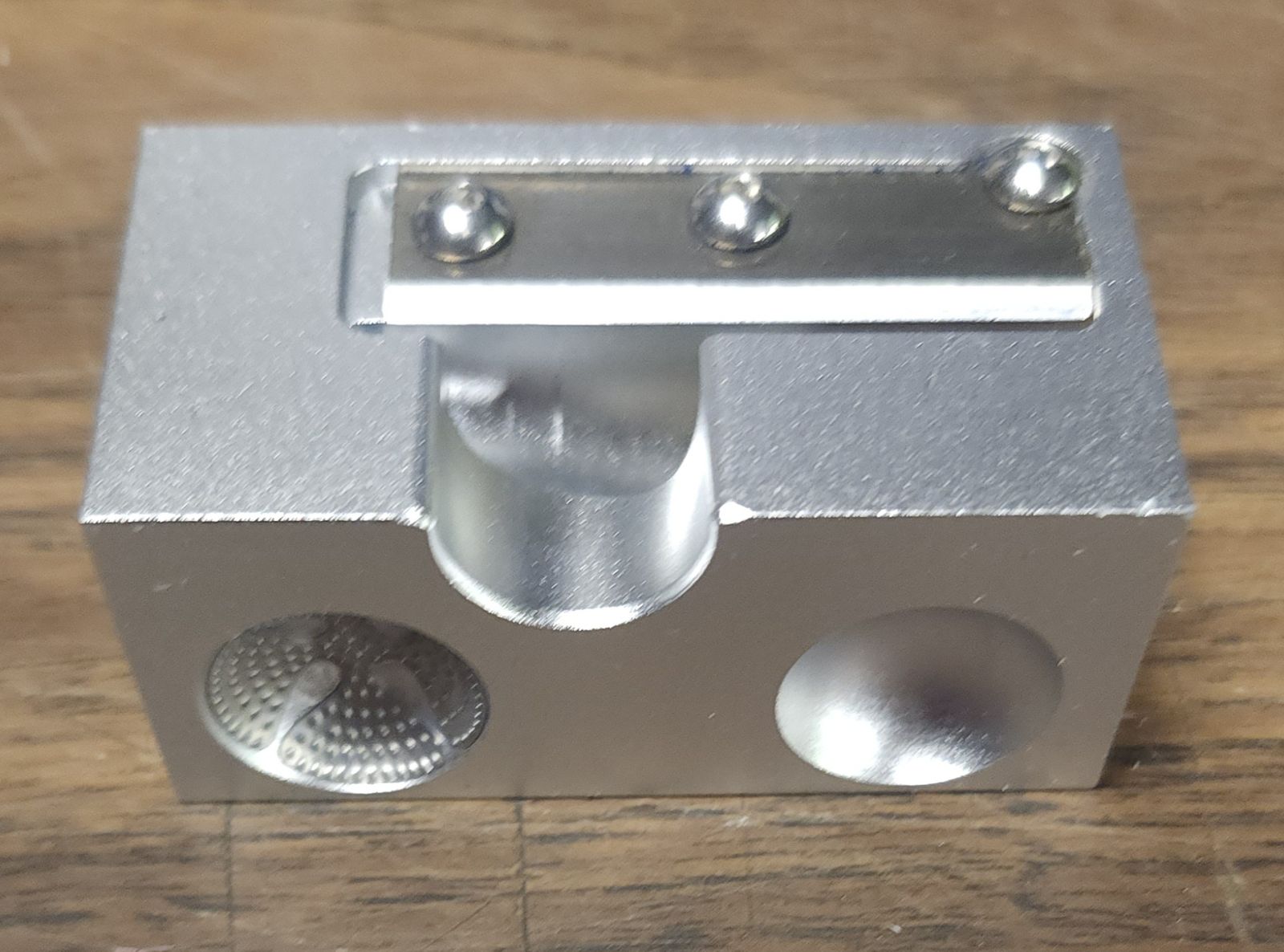 Main image 7