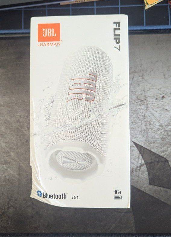 JBL Flip 7 Bluetooth speaker