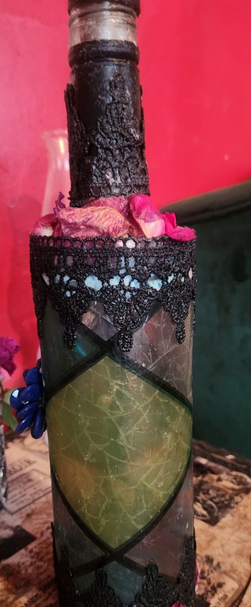Main image 4