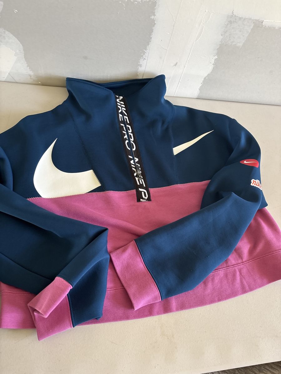 Nike Sweatshirts size Small