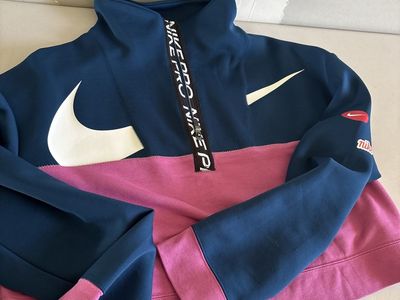Nike Sweatshirts size Small