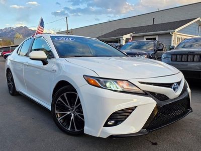 2020 Toyota Camry Hybrid SE