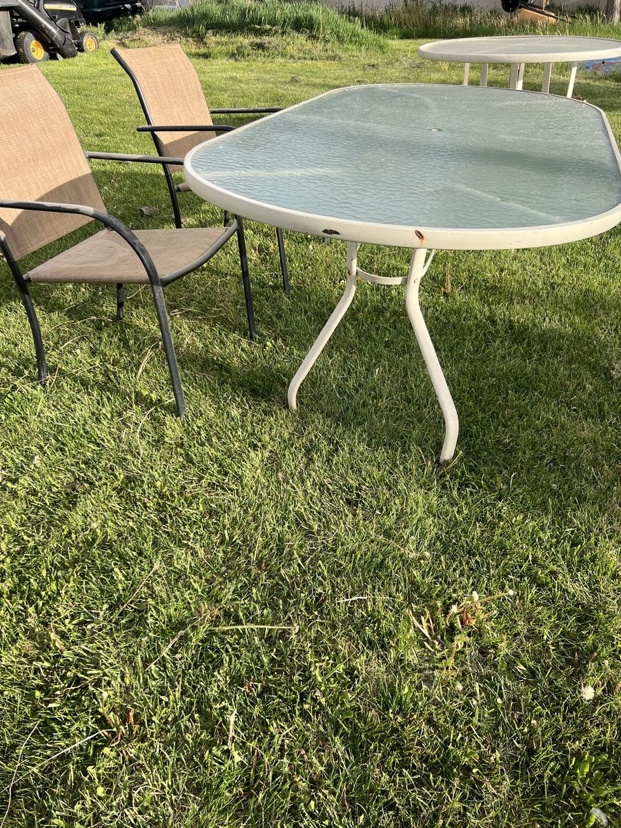 roung 6ft table PVC top