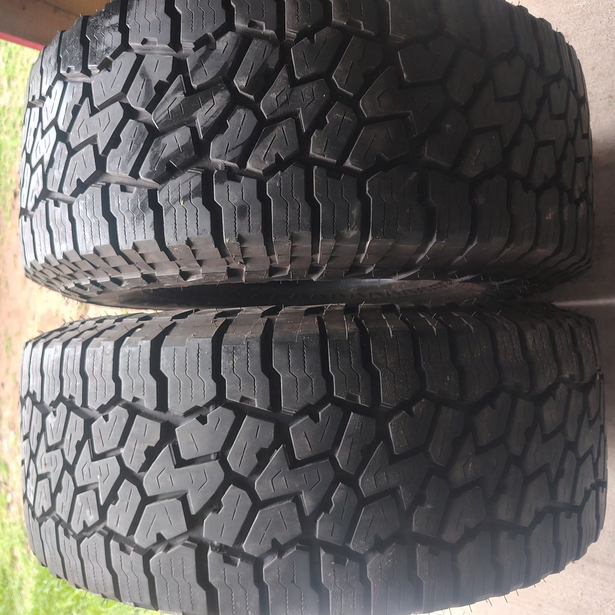 33x12.50r17 falken wildpeak at3w
