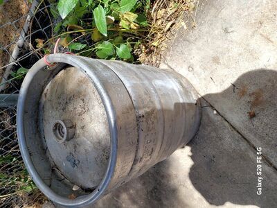 beer keg full kegger old