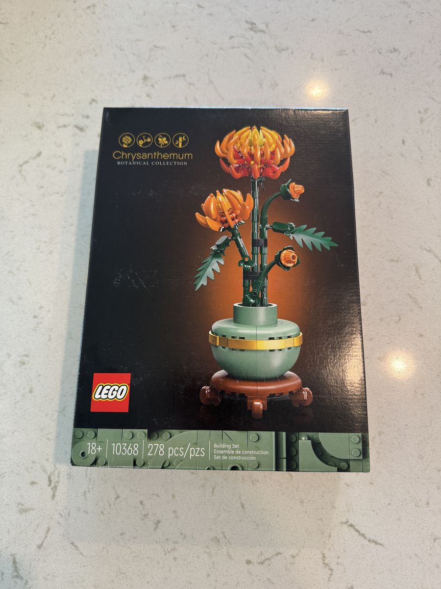 LEGO Botanicals Chrysanthemum Building Set