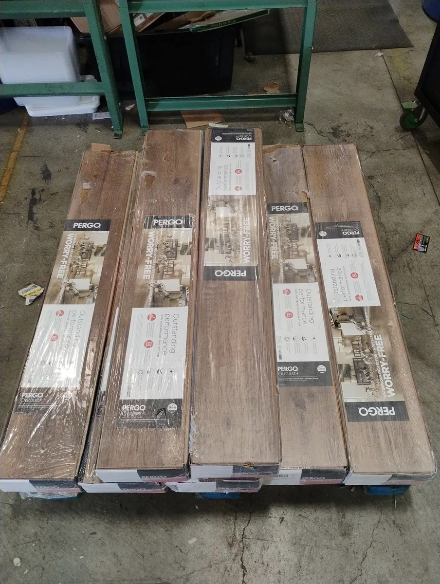 Pergo Outlast Amber Hickory LVP Vinyl 7 Cases