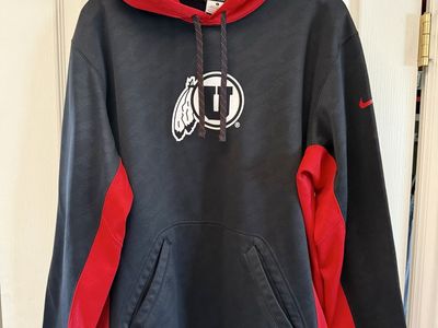 Men’s Large Nike Therma Fit Utah Utes Hoodie Sweatshirt