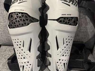 Leatt Dual Axis Pro Knee & Shin Guards - White/Black - Size L/XL - CE Certified Pair