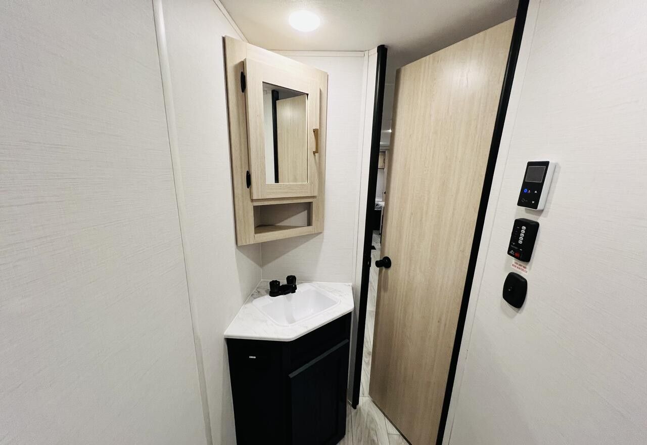 Main image 11