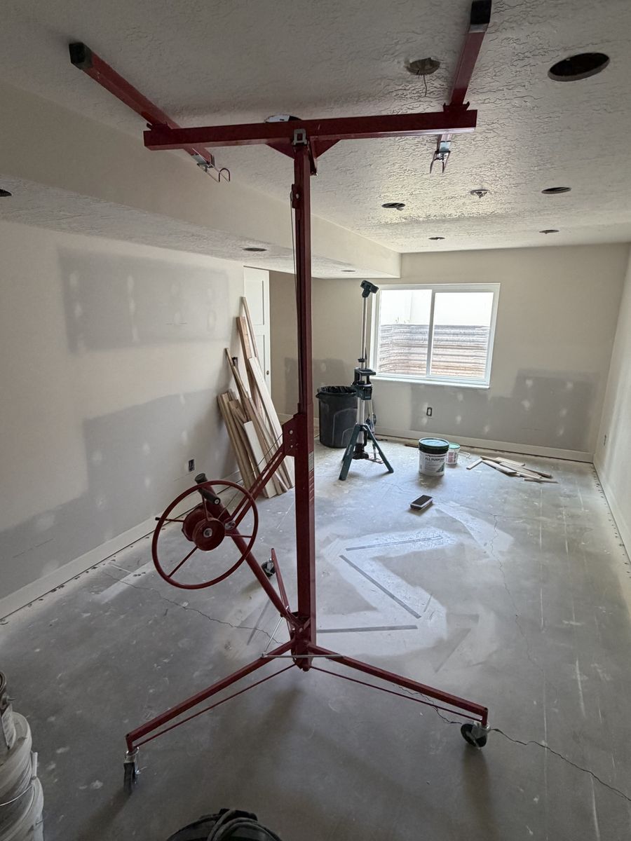 Used 11 ft 150 lb Drywall Lift / Sheetrock Lifter
