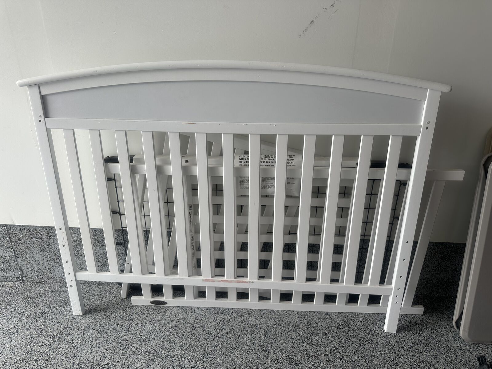 White Graco Crib