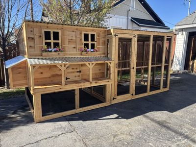 New Saloon Style Solid Wood Chicken Coop With Run