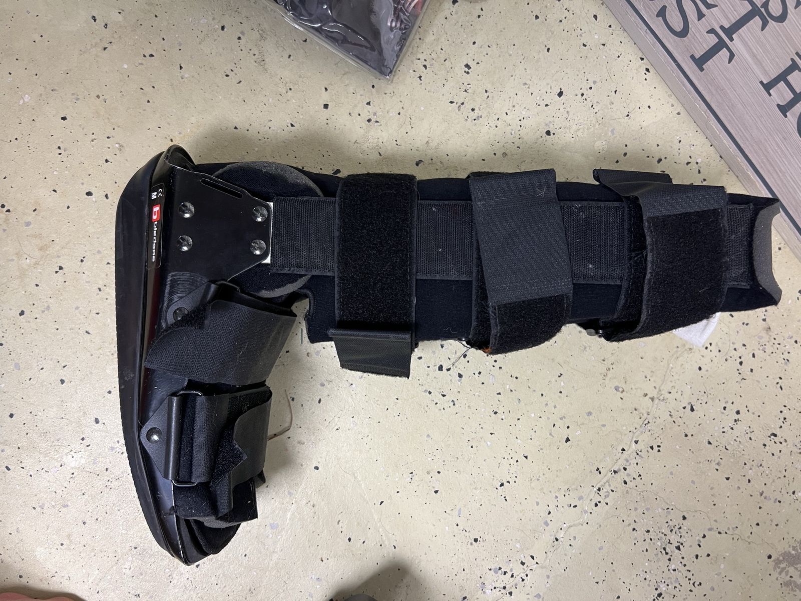 Bledsoe Size Medium Medical Orthopedic Walking Boot Foot Ankle Support Brace