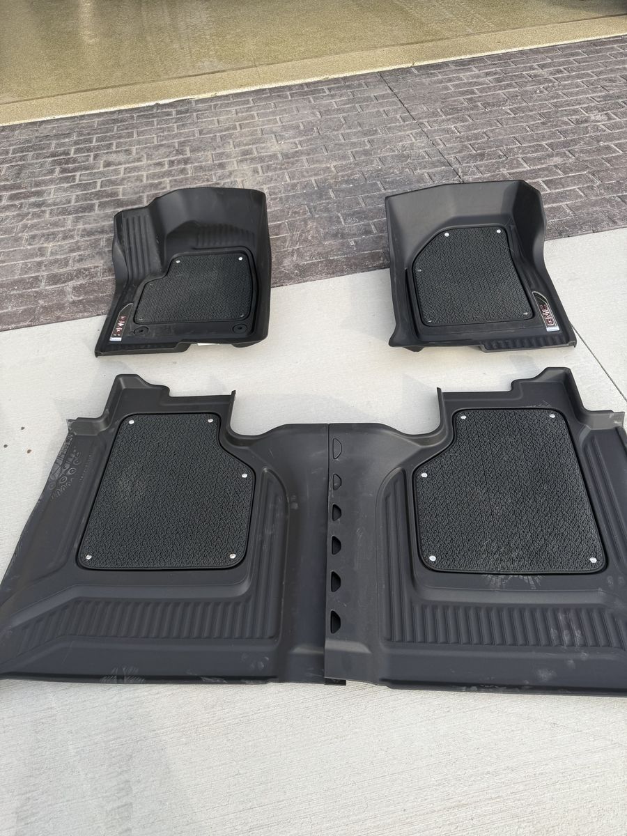 2026 GMC Denali Ultimate 3500 Floor Matts