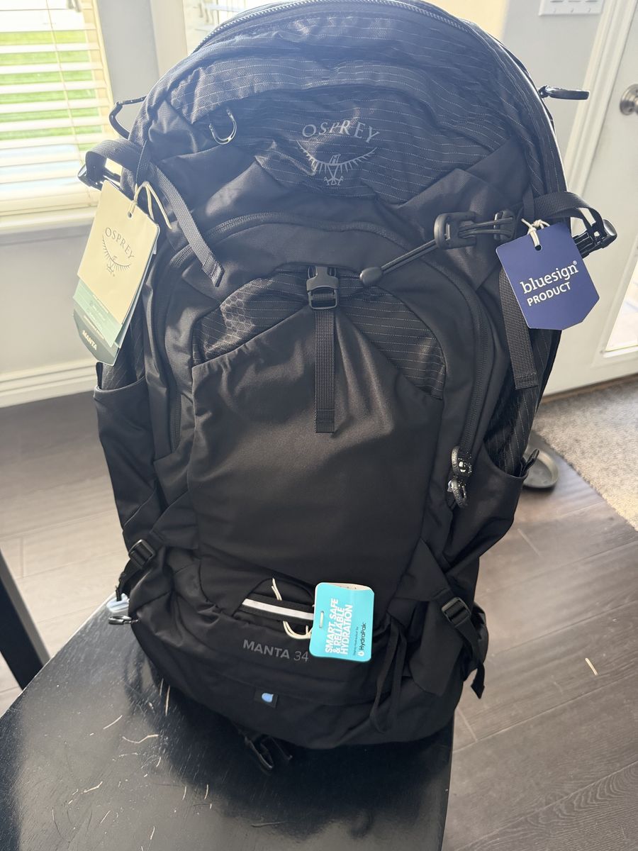 Osprey Manta 34 Hydration Pack - Black, 34L Hiking Backpack w/ Reservoir & Raincover, New