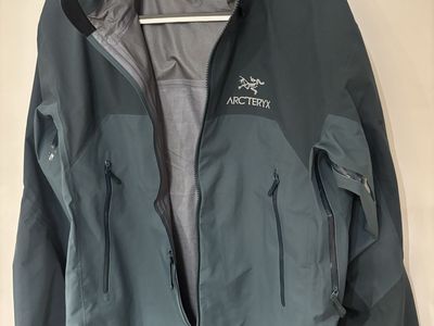 Arc'teryx Beta AR GoreTex Size L