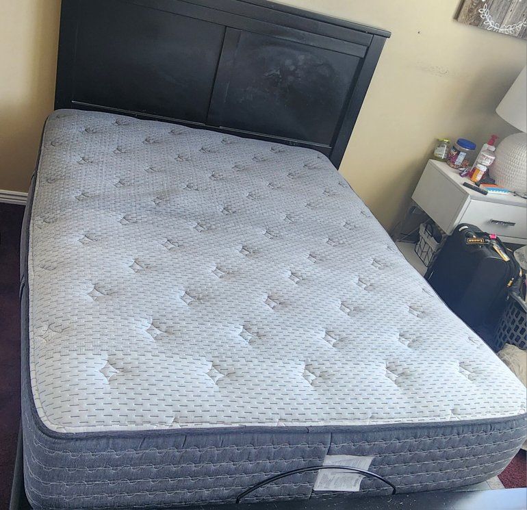 Salt Lake Mattress Co. Soothe + QT Plush Queen Mattress - Made in USA - Great Condition