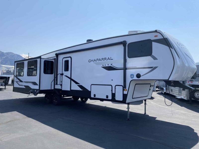 New 2026 Coachmen RV Chaparral Lite 2 BEDROOM RV (30BHS)