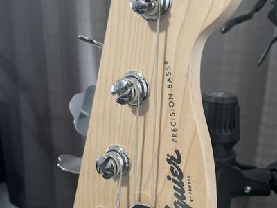 Squier Precision Bass