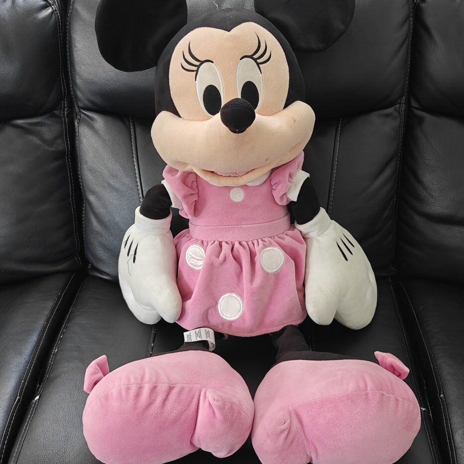 Minnie Mouse 32"