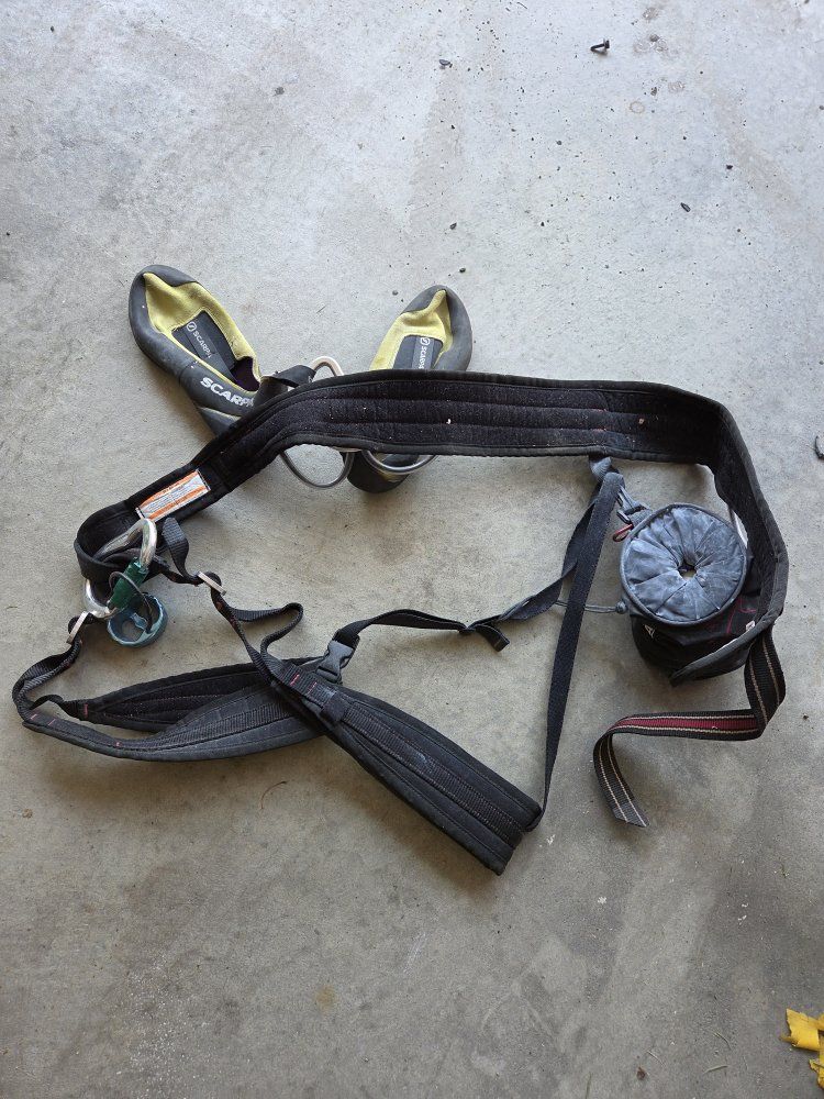 Scarpa Climbing Shoes with Harness, Carabiner, Belay Device & Chalk Bag Bundle
