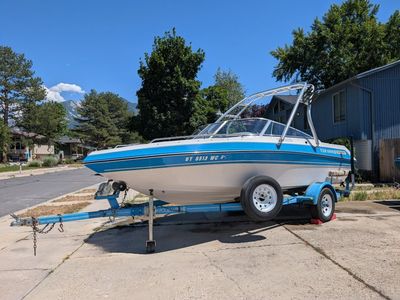 1992 Four Winns 190 Horizon (19 ft) – Perfect Family Ski/Wake Boat!