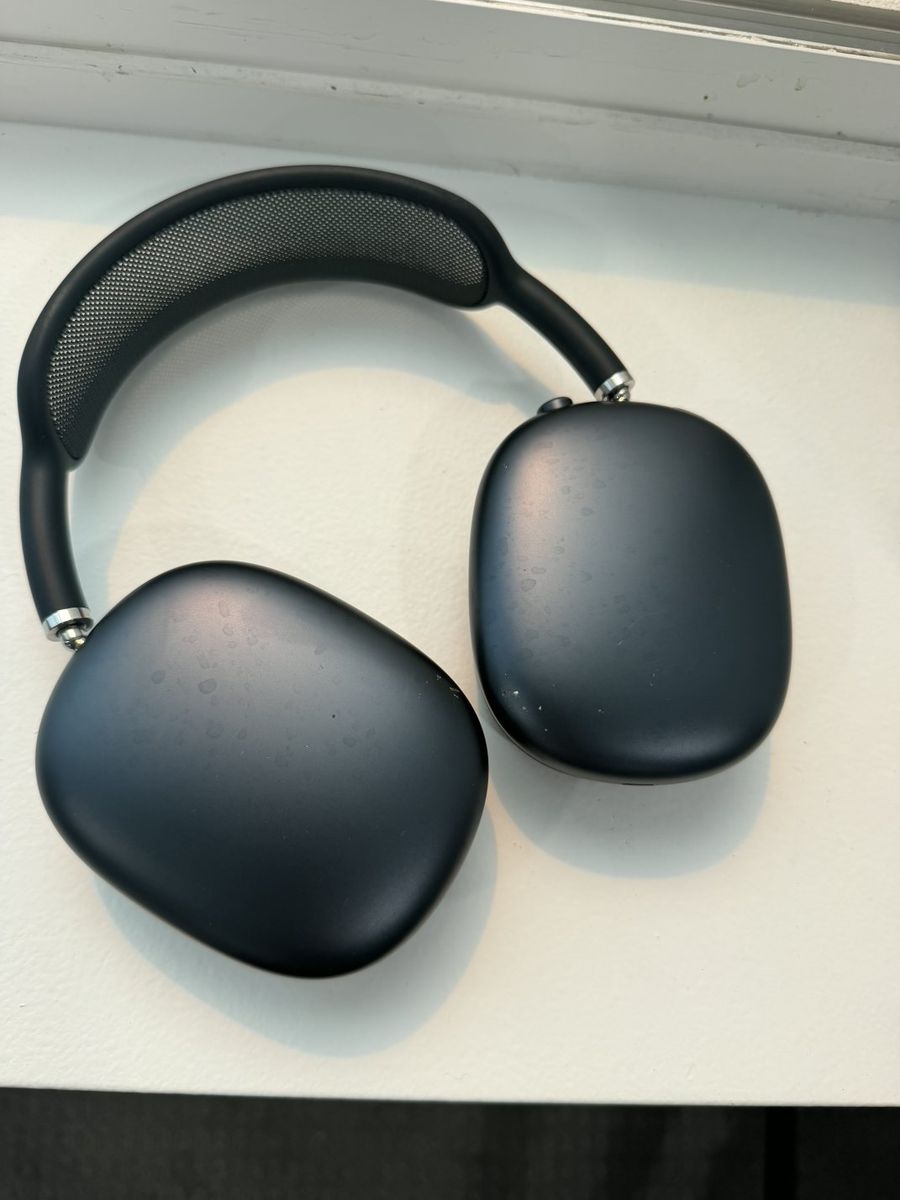 Apple AirPods Max Over-Ear Headphones - Space Gray - Active Noise Cancellation & Spatial Audio
