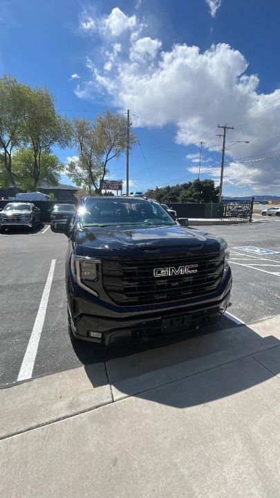 2024 GMC 1500 Elevation