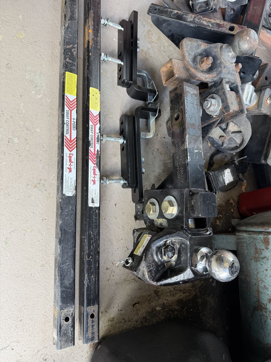 Equal-i-zer Sway Control Weight Distribution Hitch - 14,000lbs