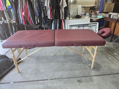 massage table