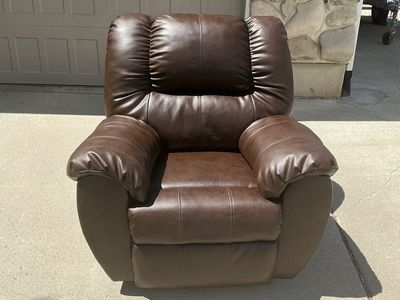 Oversized rocker/recliner