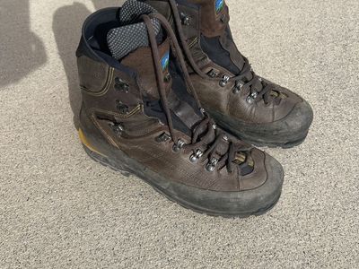 Cabelas by Meindl Hunting Guide boot.