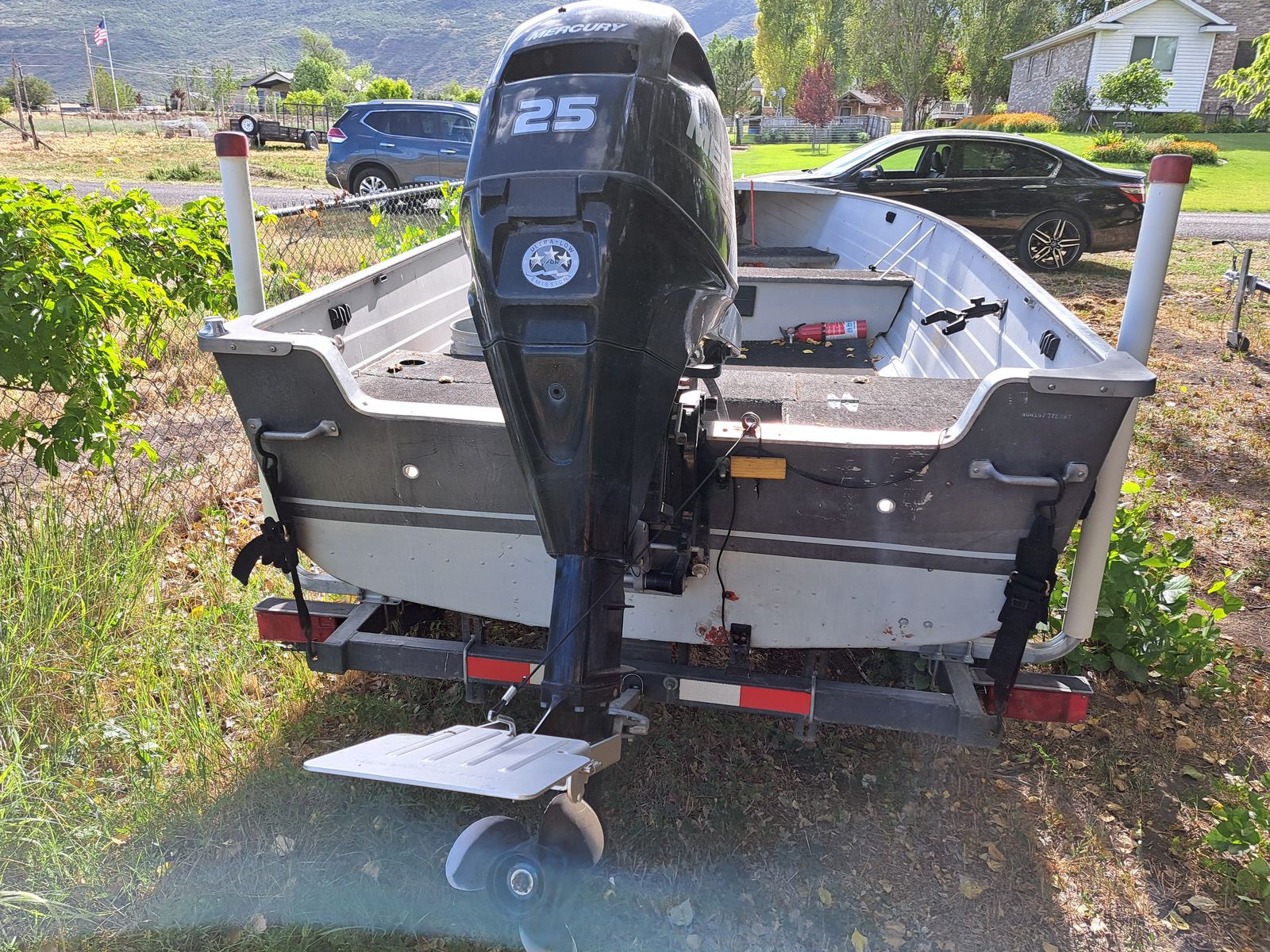 2006 crestliner 17 foot aluminum boat