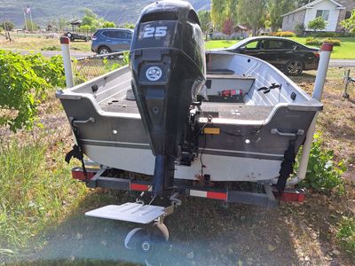 2006 crestliner 17 foot aluminum boat