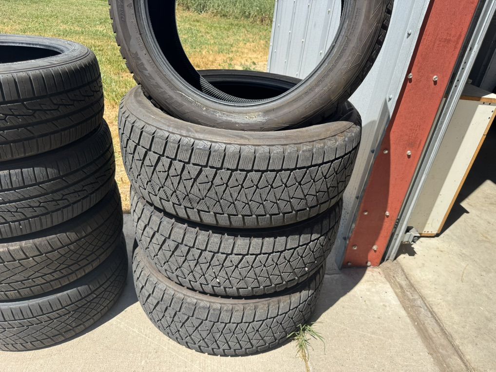4-used Tires P275/50R22