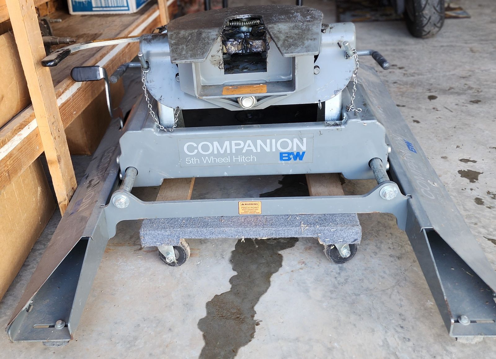 B&W 5th Wheel Hitch - Companion Single-Point Slider 5th Wheel Hitch