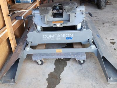B&W 5th Wheel Hitch - Companion Single-Point Slider 5th Wheel Hitch