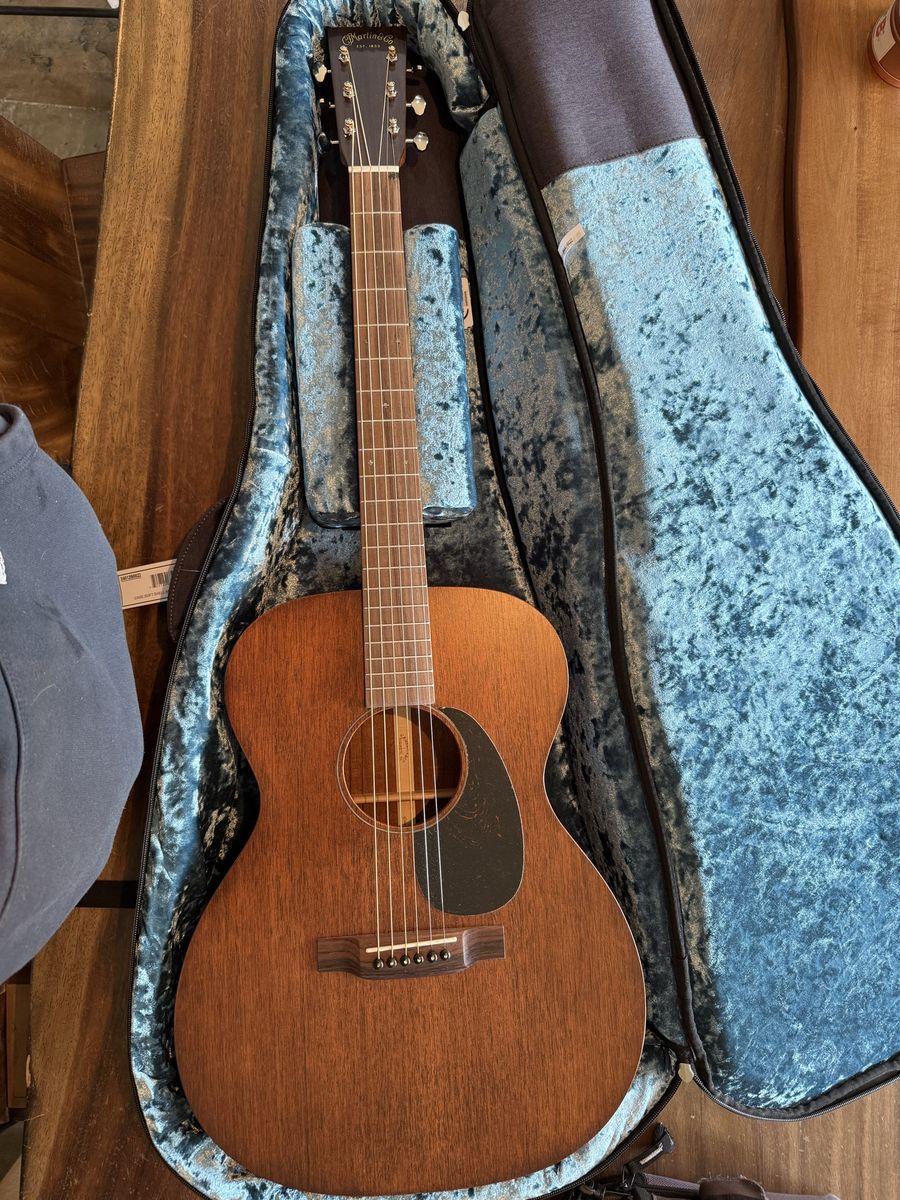 Martin 000-15M Acoustic Guitar - Excellent Condition with Grover Tuners