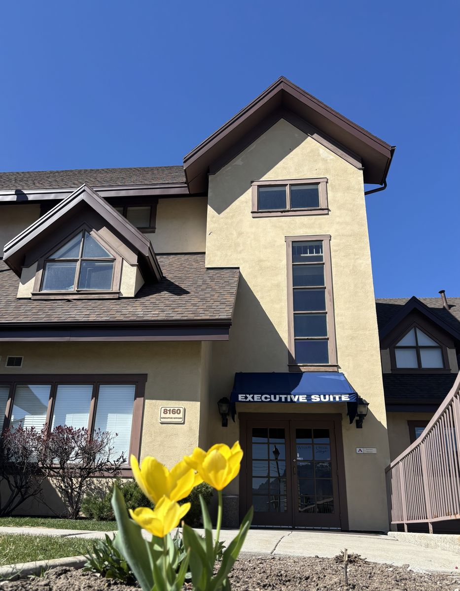 Executive Office Space at Willow Creek Plaza