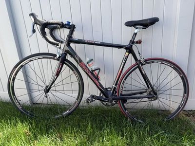 Carbon Fiber Road Bike with Specialized air tool pump