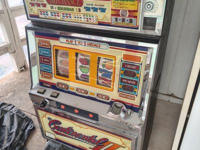 Universal Continental II Vintage Japanese Pachislo Slot Machine
