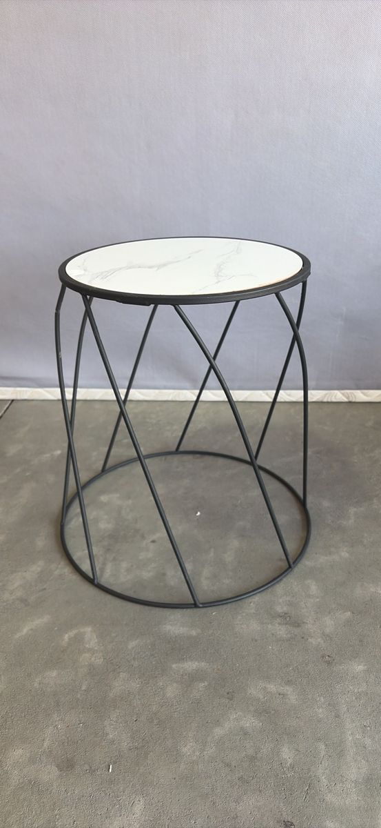 Modern Round Side Table with Black Metal Wire Frame and White Faux Marble Top